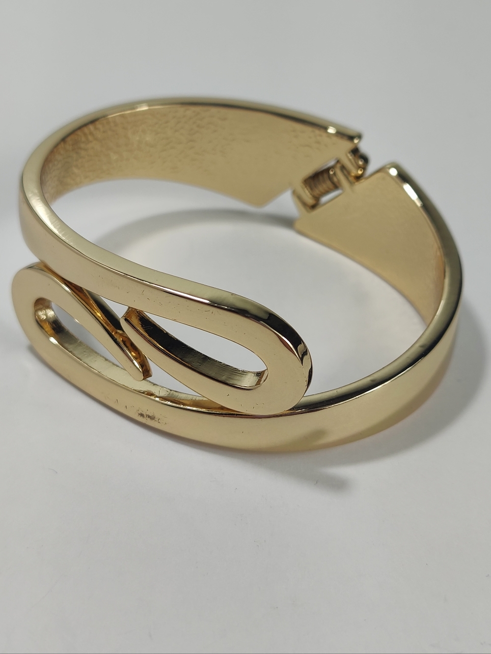 Modern Sculptural Gold Tone Cuff Bracelet Abstract Statement Bangle Designer - Picture 4 of 6